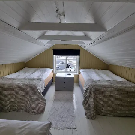 公寓 Loftsleilighet Midt I Sentrum Skjervoy