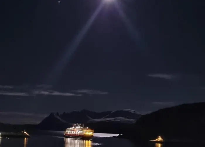 Loftsleilighet Midt I Sentrum * Skjervoy